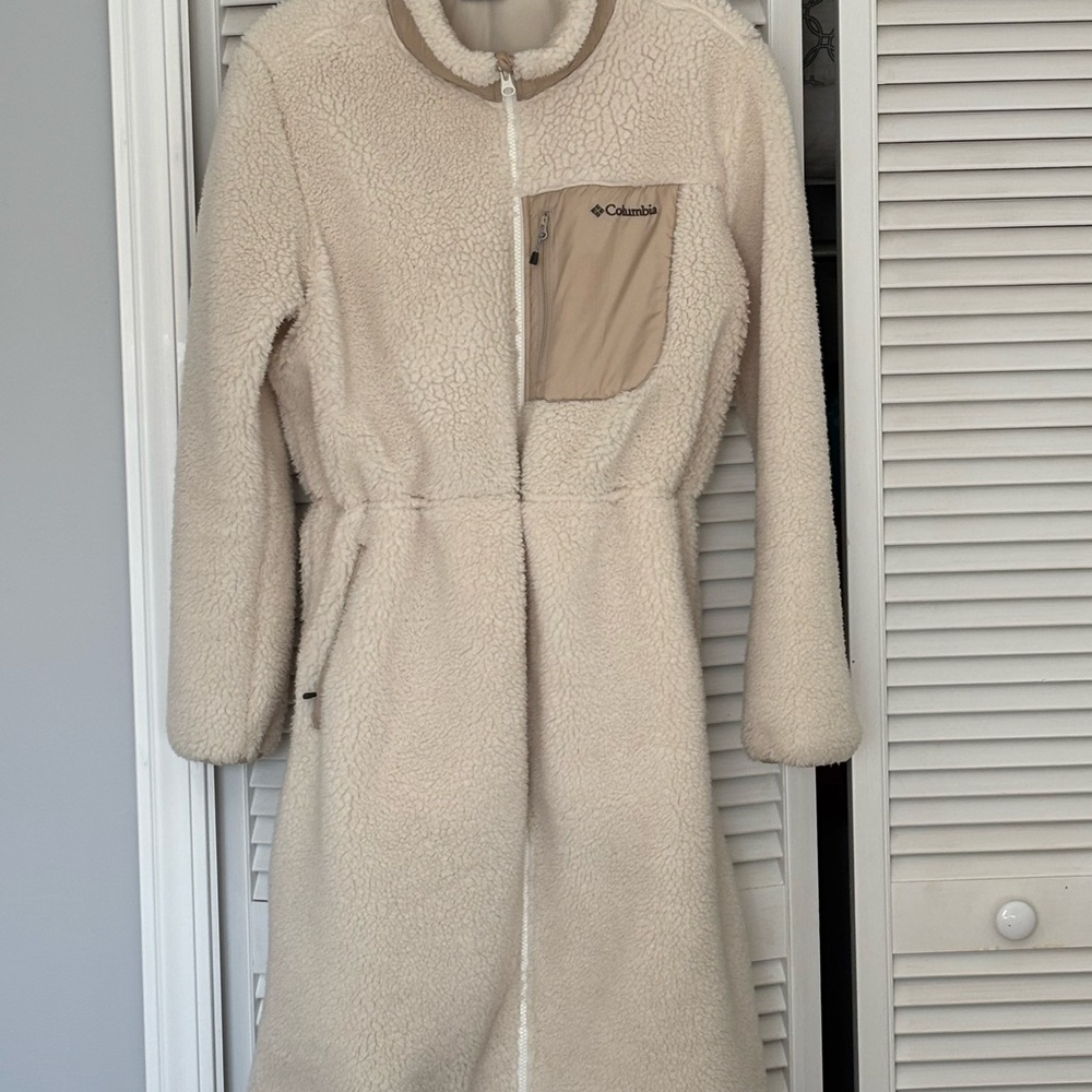Columbia Women's Cream Fleece Coat